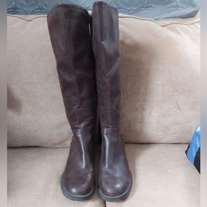 Women’s Size 9 Knee-High leather BareTraps Boots dark brown
